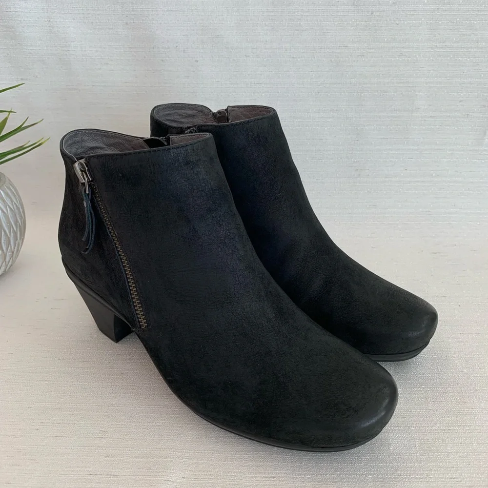 Abeo Rommie Neutral Black Suede Leather Heeled Ankle Booties Woman’s 7N - Picture 6 of 15